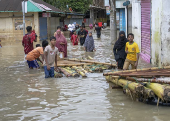 Hindistan ve Nepal'de şiddetli yağışlar sonucu 100'den fazla kişi öldü