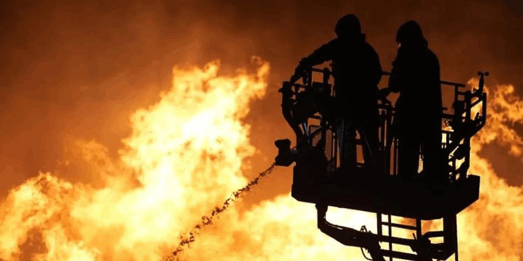 Hindistan'da otel yangını: 14 ölü