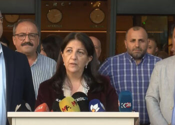 Pervin Buldan, Öcalan'ın Sırrı Süreyya Önder'e yazdığı mesajı okudu