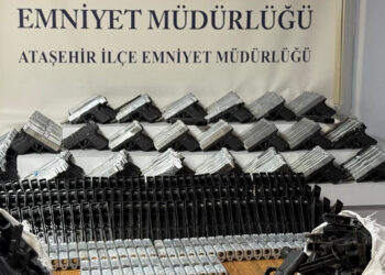 Ataşehir'de silah ticareti operasyonu; 313 tabanca ele geçirildi