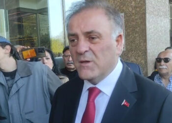 Sırrı Süreyya Önder'in yoğun bakımda tedavisi sürüyor