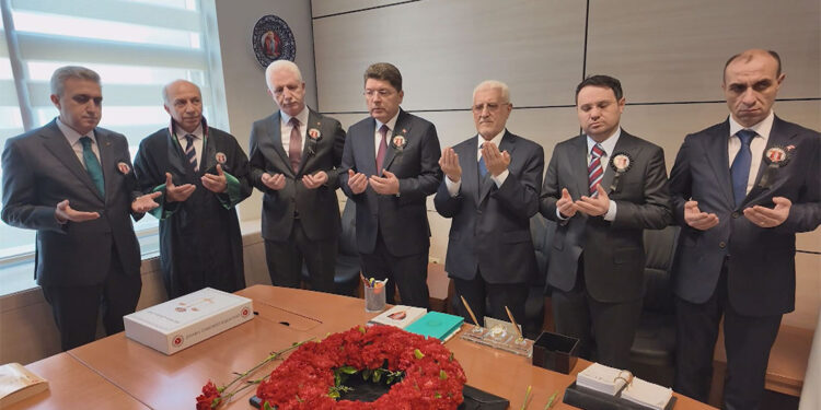 Şehit Savcı Mehmet Selim Kiraz ölümünün 10'uncu yılında adliyede anıldı