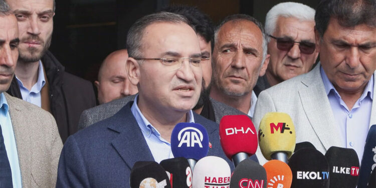 Sırrı Süreyya Önder'e ziyaretler devam ediyor