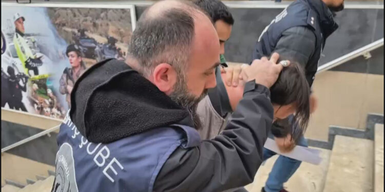 Mattia Ahmet Minguzzi cinayetini övücü paylaşım yapan 5 şüpheli gözaltında