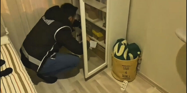 TUS'a FETÖ'nün yurtlarında hazırlanan 18 doktora operasyon