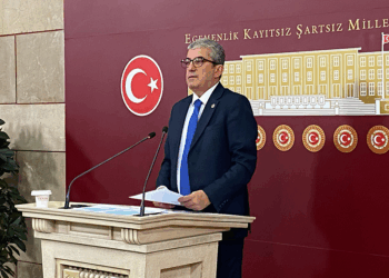 İktidarı deprem konusunda birlikte çalışmaya davet ediyoruz