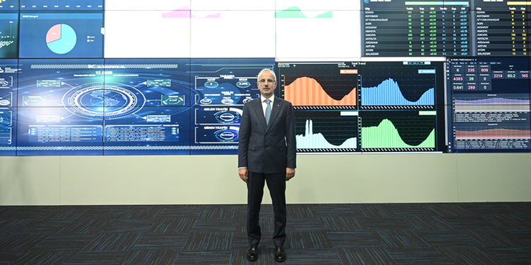 İnternet kullanıcılarının yüzde 96,9'u cep telefonu ile erişim sağlıyor