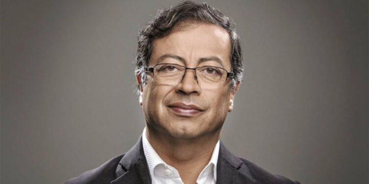 Gustavo Petro ABD'nin vizesini iptal ettiğini duyurdu