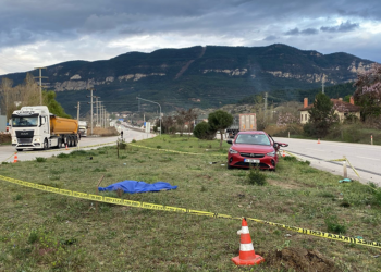 Karabük'te TIR ile otomobil çarpıştı; aynı aileden 4 ölü, 1 yaralı