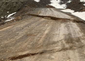 Kayseri'de sağanak nedeniyle yol çöktü