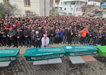 Kazada ölen anne ve 3 çocuğu toprağa verildi