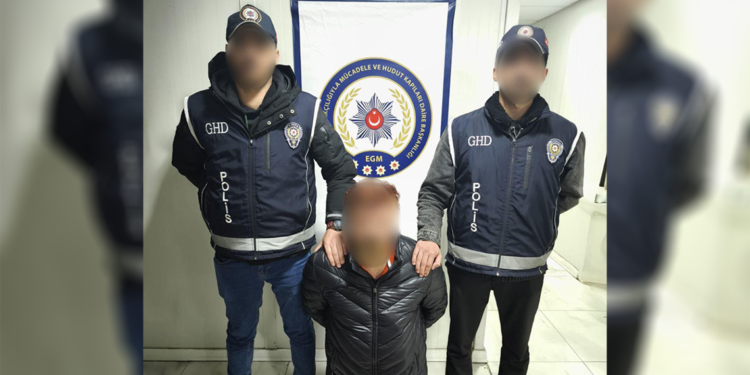 Kırmızı bültenle aranan suç örgütü elebaşı İstanbul'da yakalandı