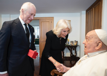 Kral Charles ve Kraliçe Camilla, Papa'yı ziyaret etti