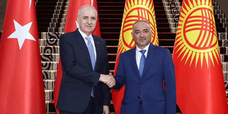 Kurtulmuş, Kırgızistan Jogorku Keneş Başkanı ile görüştü