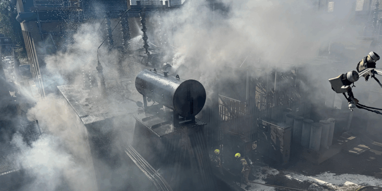 Londra'da yangın: 80 kişi tahliye edildi