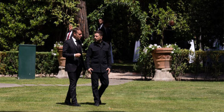 Emmanuel Macron ve Volodimir Zelenskiy ateşkes meselesini görüştü