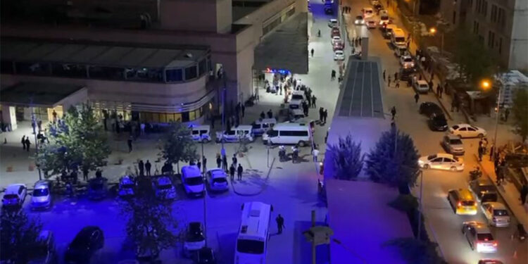 Siirt'te iki grup arasında taşlı sopalı ve bıçaklı kavga