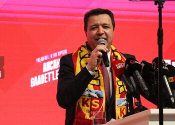 Ülkemizdeki bu kutuplaşma çok tehlikeli yerlere gidiyor