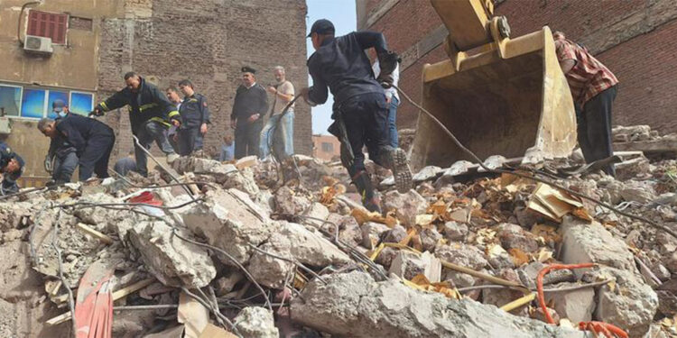 Mısır'da dört katlı çökmüştü; ölü sayısı 9’a yükseldi