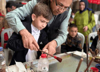 Minik eller, geleneksel Türk sanatlarını deneyimledi