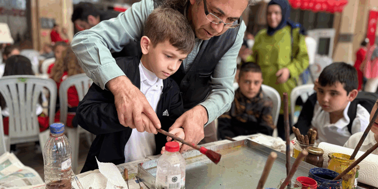 Minik eller, geleneksel Türk sanatlarını deneyimledi
