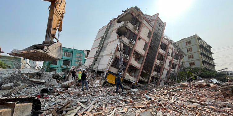 Myanmar'daki depremlerde can kaybı 3 bin 354'e yükseldi