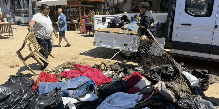 Myndons Antik Kenti çevresinden 2 ton çöp çıktı