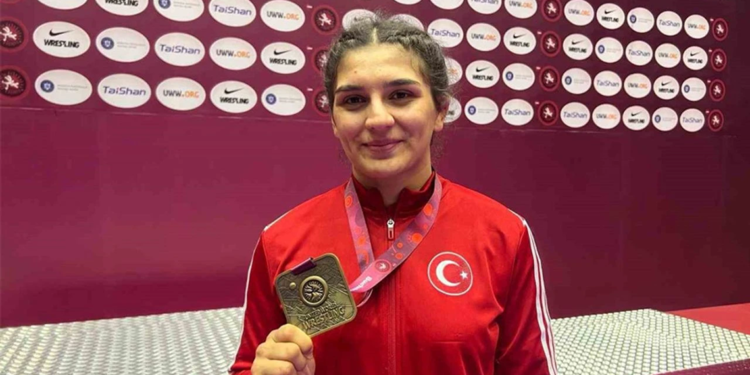 Nesrin Baş, Avrupa Güreş Şampiyonası'nı gümüş madalya ile tamamladı