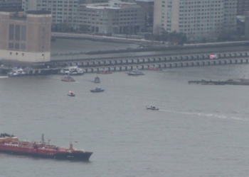 New York'ta helikopter düştü: 6 ölü