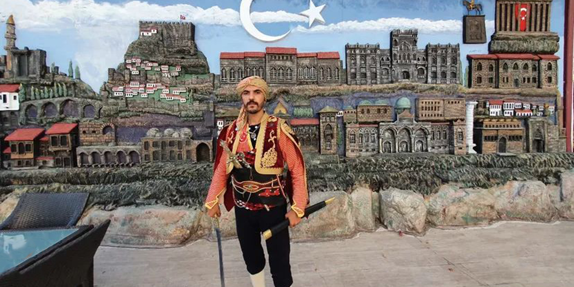 O bir seymen, o bir seyyah