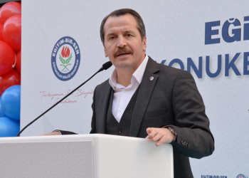 Öğrenciler siyasi manipülasyonlara alet edilmemeli