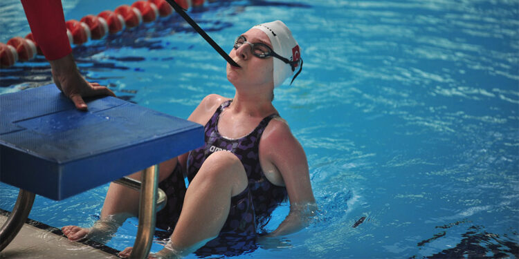 Paralimpik mili yüzücü Esra, dünya 2'ncisi oldu