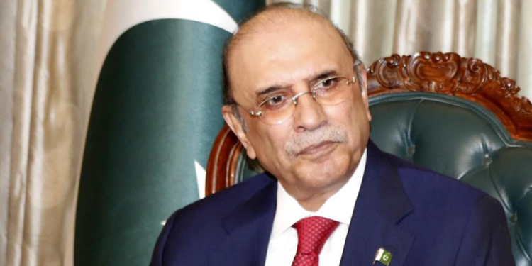 Pakistan Cumhurbaşkanı Zerdari hastaneye kaldırıldı