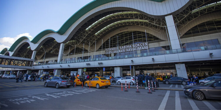 Sabiha Gökçen Havalimanı, tatil dönüşü uçuş rakamlarını açıkladı