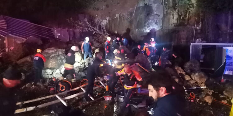 Samsun'da heyelan; baba ve 2 çocuğu öldü