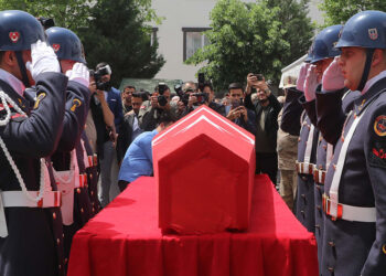 Şehit astsubay Hüseyin Uzun toprağa verildi