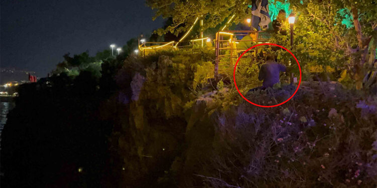 Antalya'da kız arkadaşıyla tartışıp falezlere çıktı