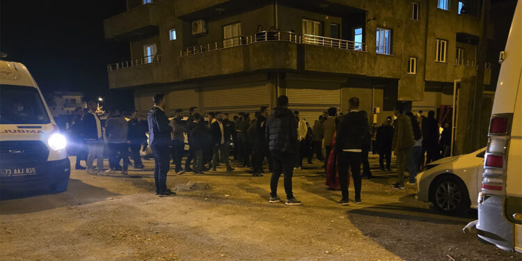 2 grup arasında çıkan taşlı sopalı kavgada 4 kişi yaralandı