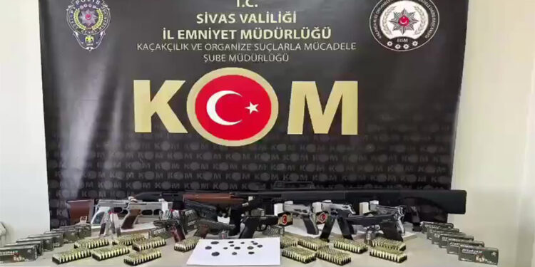 Sivas merkezli 4 ilde silah kaçakçılığı operasyonu: 18 gözaltı