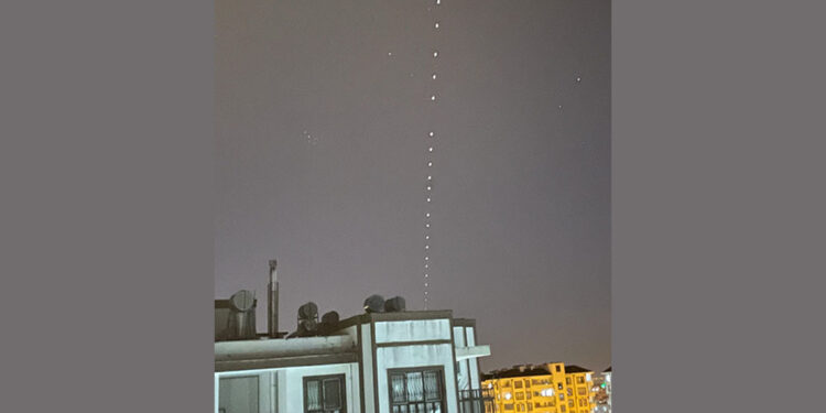 SpaceX'e ait Starlink uyduları Adana'da görüntülendi