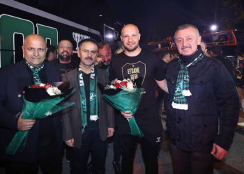 Süper Lig'i garantileyen Kocaelispor’a coşkulu karşılama