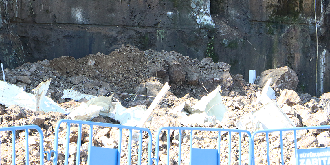 Samsun'da 3 kişinin öldüğü heyelanın ardından akaryakıt istasyonu mesul müdürü K.Y. (62) gözaltına alındı.