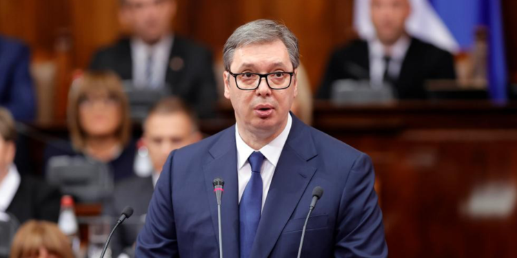 Sırbistan'da Aleksandar Vucic, hükümeti kurma görevini verdi