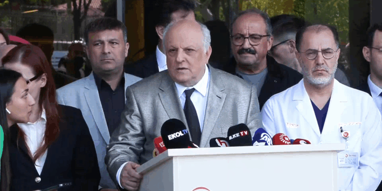 Sırrı Süreyya Önder'in sağlık durumuna ilişkin doktorlarından açıklama