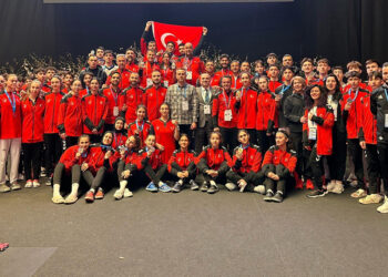 Taekwondo Şampiyonası'nda Türkiye takım halinde şampiyon oldu