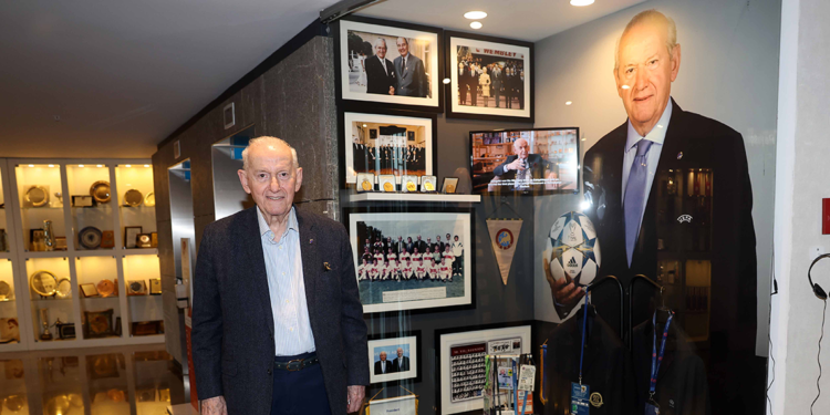 TFF Müzesi'nde Şenes Erzik Köşesi açıldı