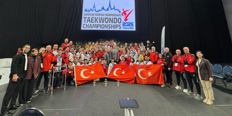 Türkiye Taekwondo'da erkeklerde Avrupa şampiyonu oldu