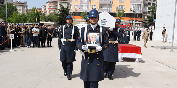 Tabancası kazara ateş alan uzman çavuş şehit oldu