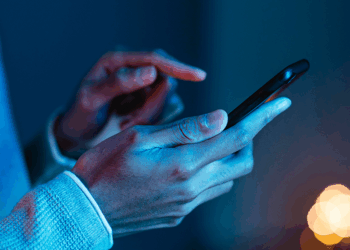 Telefonunuz sizi dinliyor mu? Algoritmanın gizli yüzü