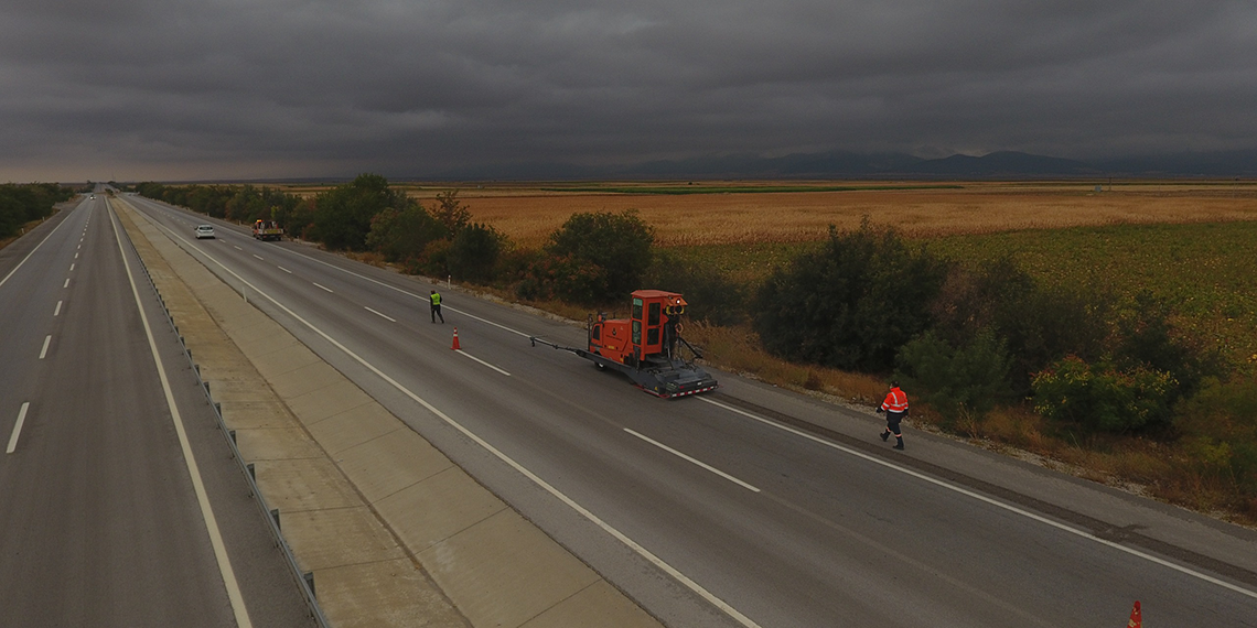 Trafik kazalarına karşı 725 kilometre yeni 'sarsma bandı'